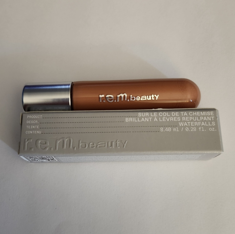 r.e.m. beauty Plumping Lip Gloss in Waterfalls